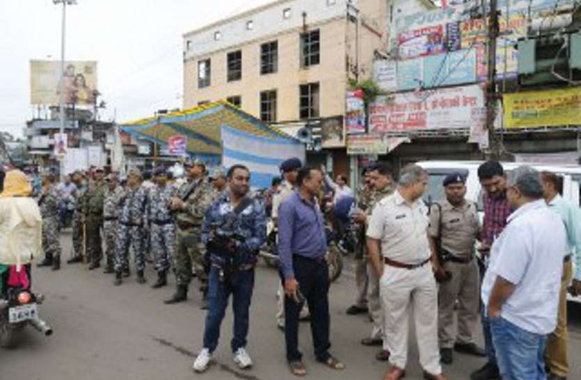 bharat band - sc, st act , #भारत बंद: सडक़ पर हंगामा, पुलिस ने खदेड़ा, कई प्रदर्शनकारी गिरफ्तार, किया नजर बंद, सी वडियो, see video