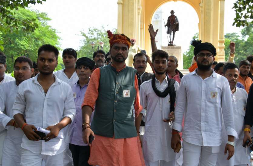 protest यूपी में भी भारत बंद का असर, कई जगह प्रदर्शन