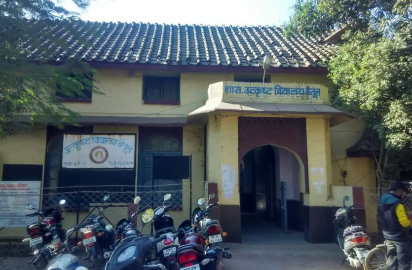 chatravash प्रशासनिक स्वीकृति नहीं मिलने रुका छात्रावास का संचालन