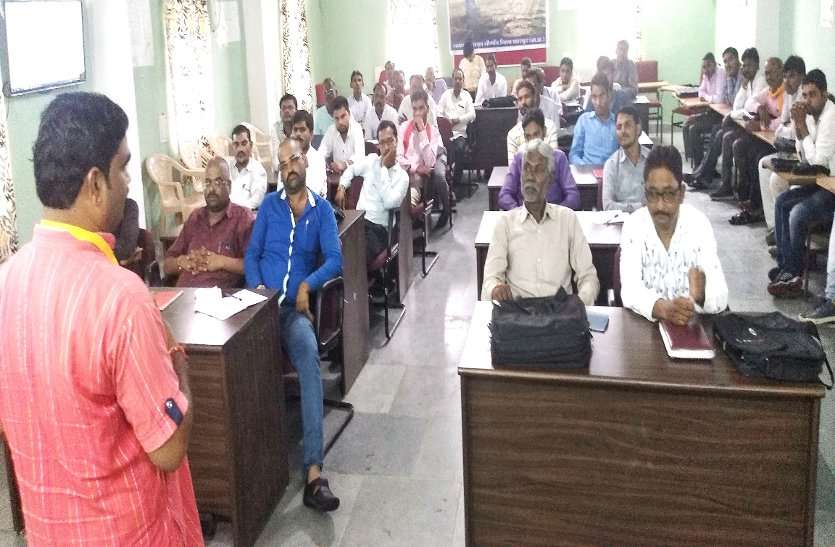 Chhatarpur स्वयं में बदलाव के संकल्प के साथ नौगांव में शिविर का समापन