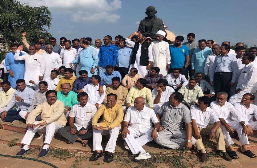 Gujarat congress कांग्रेसी विधायक मिले मुख्यमंत्री से...जानें क्यों?