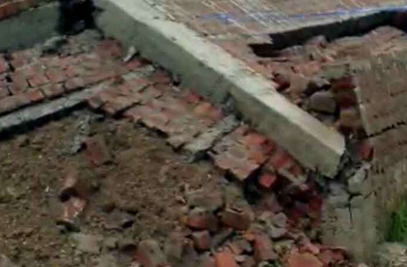 rain havoc in Bharatpur, 5 injured due to wall collapse राजस्थान में यहां कहर बन कर बरस रही बारिश, मकान की दीवार गिरने से पांच जख्मी