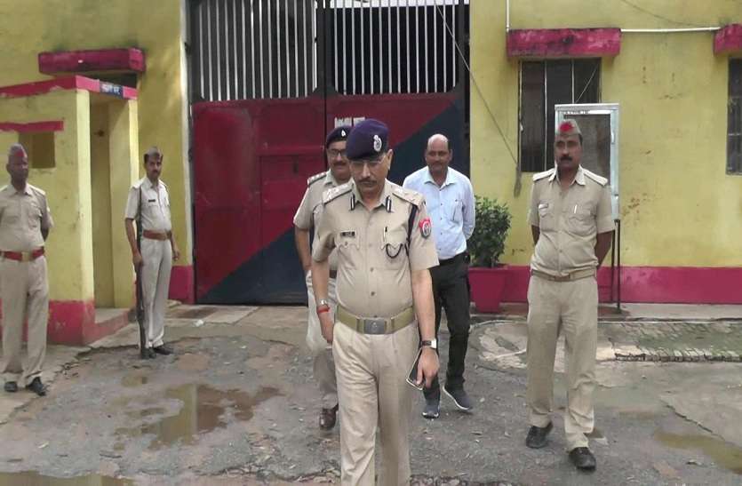 Allahabad Jail DIG reached in mahoba jail after Prisoner death जेल में कैदी की मौत के मामले में खबर का इलाहाबाद जेल डीआईजी पर दिखा असर, जल्द पहुंचे महोबा जेल