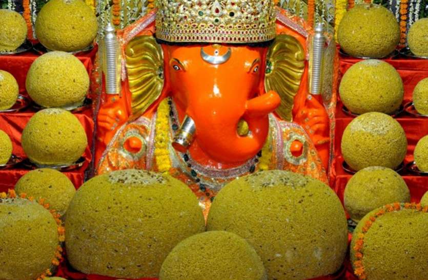 Ganesh Chaturthi 2018 Ganesh Chaturthi 2018: बप्पा के जन्मोत्सव की तैयारियां जोरों पर, जानिए पूजा का शुभ मुहूर्त