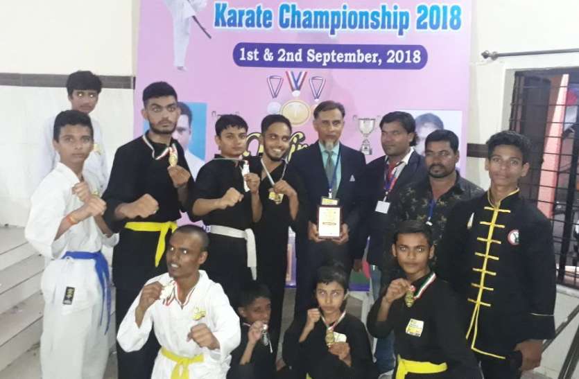 sports कराते चैम्पियनशिप में खिलाडिय़ों ने दिखाया दम