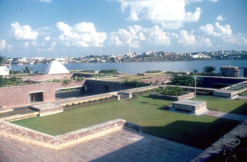 bharat bhawan 2.50 करोड़ में बदल सकती कलाकारों की किस्मत