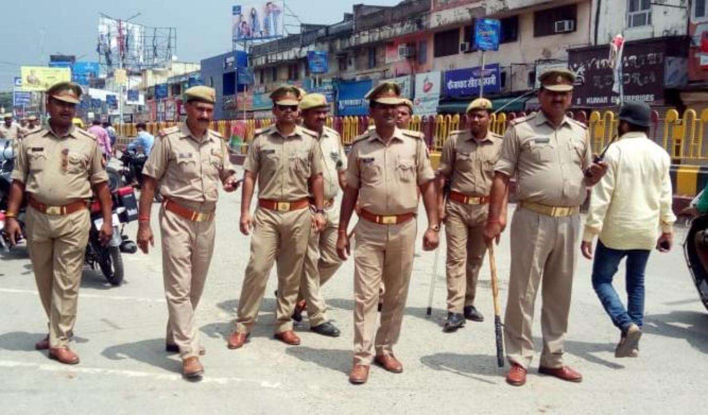 एससी-एसटी कानून के विरोध में योगी के गढ़ में जोरदार प्रदर्शन
