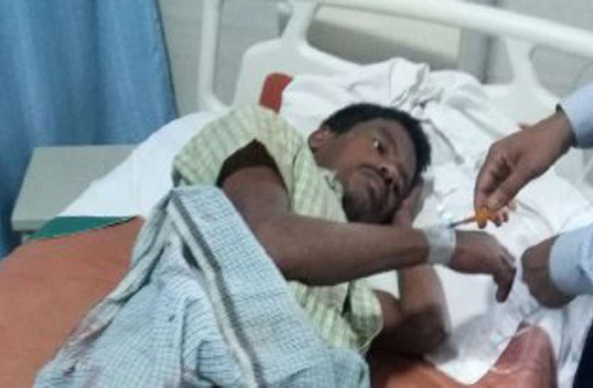 ब्रेकिंग : घायल नक्सली कर रहा था संतरी ड्यूटी, पूछताछ में खुल सकते है नक्सलियों के राज ब्रेकिंग : घायल नक्सली कर रहा था संतरी ड्यूटी, पूछताछ में खुल सकते है नक्सलियों के राज