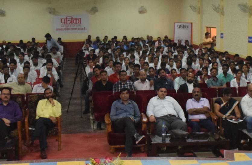 Patrika Key-Note: सेना का 'सिक्स सी' अपनाकर आगे बढ़े नागरिक प्रशासन Patrika Key-Note: सेना का 'सिक्स सी' अपनाकर आगे बढ़े नागरिक प्रशासन