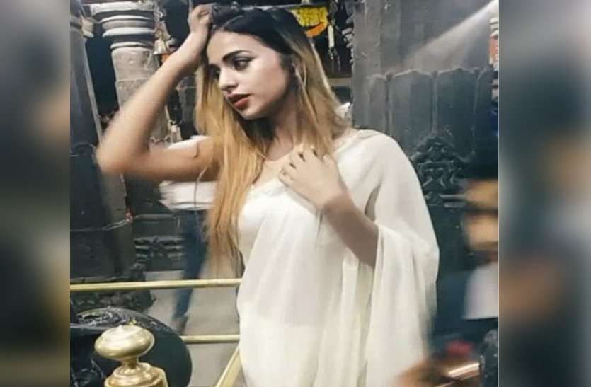 patrika video : महाकाल मंदिर में युवती ने किया ऐसा डांस, जिसने देखा...देखता ही रह गया
