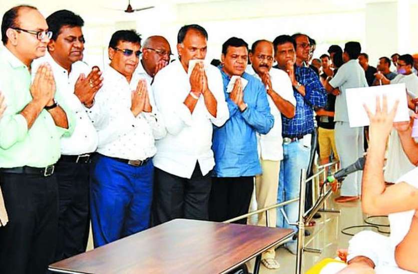 mahashraman आचार्य महाश्रमण से लिया आशीर्वाद