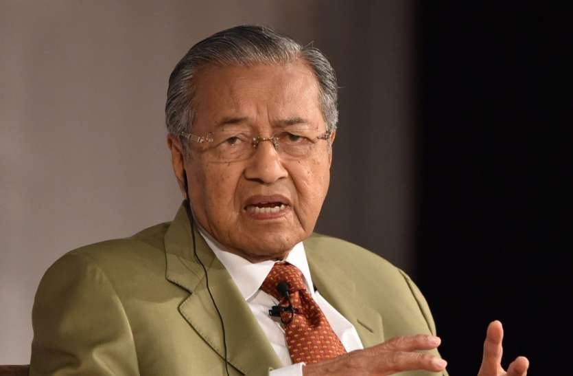 Mahathir मलेशिया में समलैंगिक को कानूनी दर्जा देने की मांग, लेस्बियन को सजा देने के खिलाफ प्रधानमंत्री महाथिर मोहम्मद