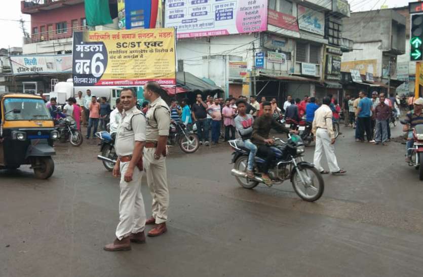 The impact of the shutdown: Police eyes in the raid बंद का असर : चप्पे-चप्पे में पुलिस की नजर
