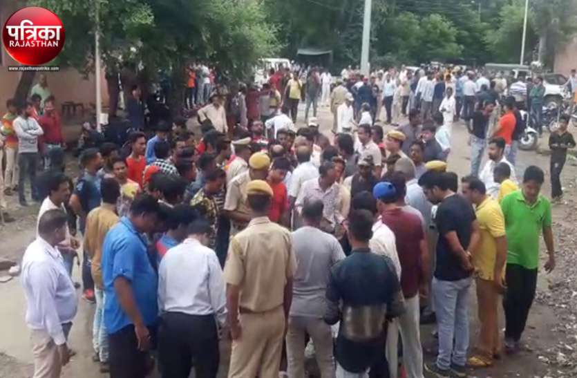 banswara बांसवाड़ा तिहरा हत्याकांड : पिता और पुत्रों की दिनदहाड़े हत्या करने वाले चार आरोपी चित्तौडगढ़़ से गिरफ्तार