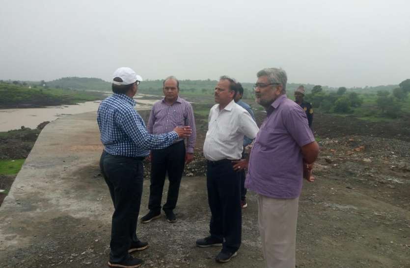 constructions work बांध का काम खत्म कर नहर का काम हुआ शुरू