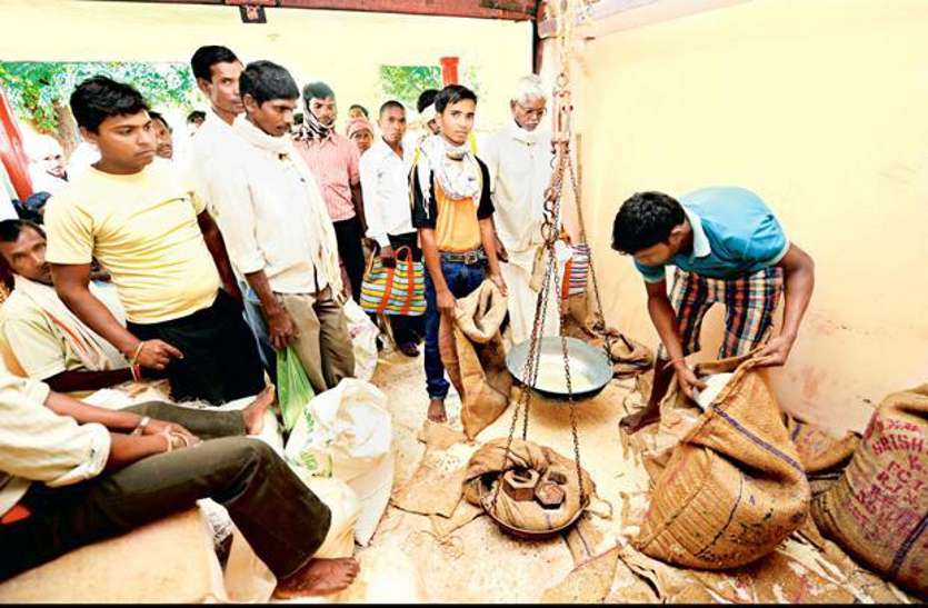 patrika भाजपा नेता का भाई कर रहा था राशन की हेराफेरी, पुलिस के सामने नहीं काम आई दबंगई, चार को बनाया आरोपी