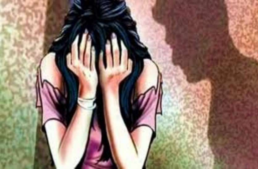 Gang rape बुलंदशहर में चारा काटने गई महिला के साथ गैंगरेप, वीडियो बनाकर शिकायत करने पर जान से मारने की दी धमकी