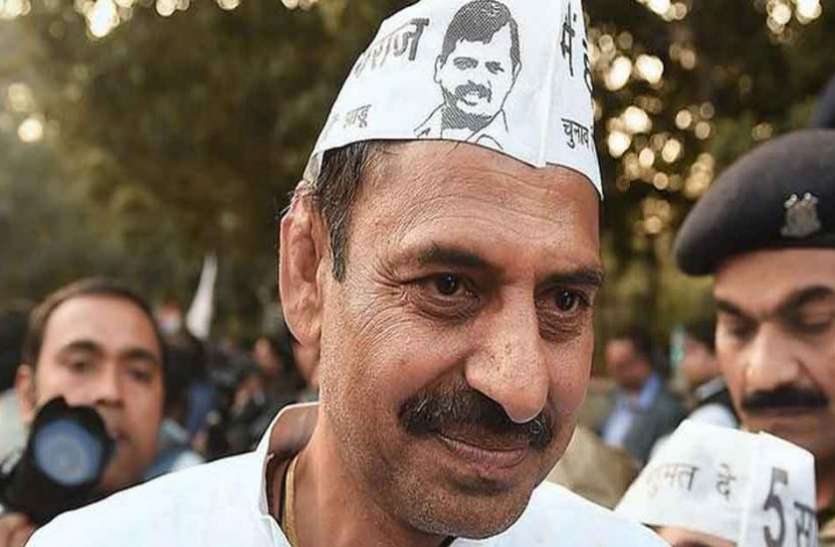 अदालत ने मारपीट मामले में AAP विधायक सहीराम समेत अन्य दो पर 2-2 लाख का लगाया जुर्माना अदालत ने मारपीट मामले में AAP विधायक सहीराम समेत अन्य दो पर 2-2 लाख का लगाया जुर्माना
