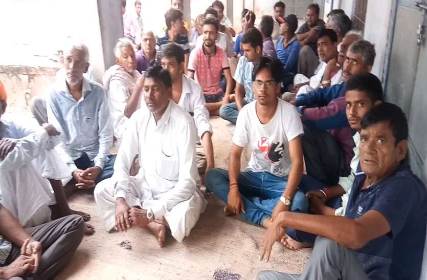 rajasthan news प्रिंसिपल की इस हरकत से नाराज होकर ग्रामीणों ने उठाया ये कदम