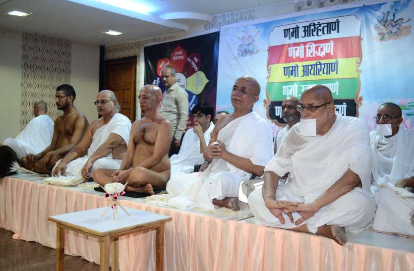 tribute,aware, तरुणसागर के कड़वे वचनों से मिली जैन समाज को नई पहचान