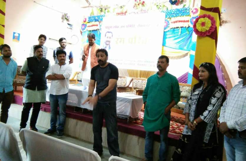 Actor Mukesh Tiwari Meet young people अभिनय के क्षेत्र में आना है तो खुद को झोंक दो, दुनिया की परवाह मत करो
