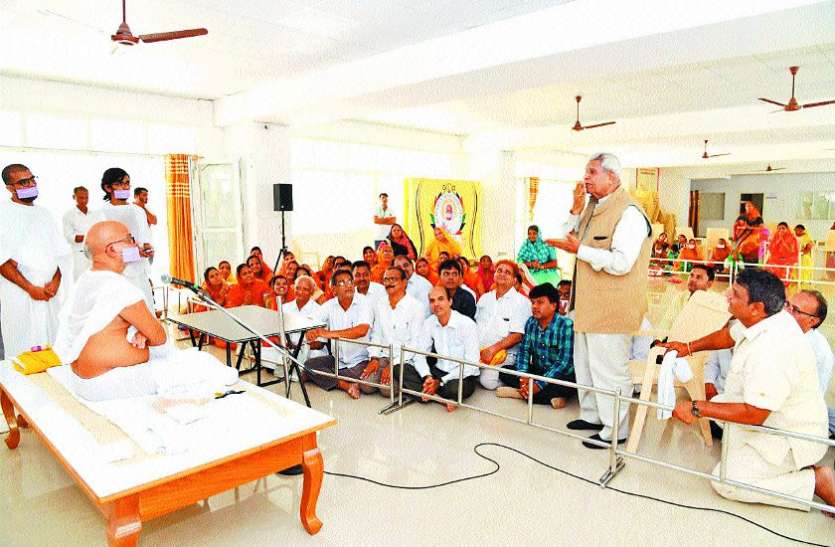 आचार्य महाश्रमण से मिला हुब्बल्ली संघ आचार्य महाश्रमण से मिला हुब्बल्ली संघ