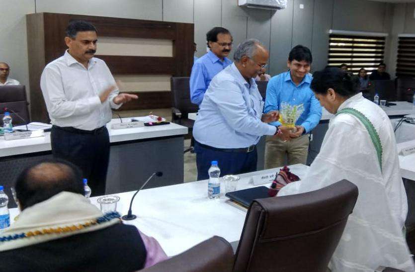 Railway official पश्चिम रेलवे में रेल विकास पर हुआ मंथन
