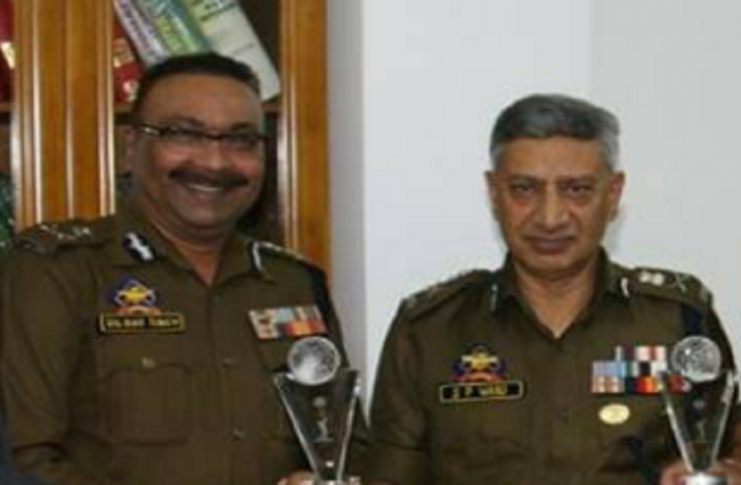 dilbagh जम्मू-कश्मीरः वैद की छुट्टी पर चढ़ा सियासी पारा, उमर अब्दुल्ला ने जल्दबाजी पर उठाए सवाल