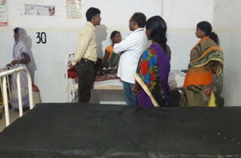 The disorder in the CHC, the rebuke of the BMO सीएचसी में दिखी अव्यवस्था, बीएमओ को मिली फटकार