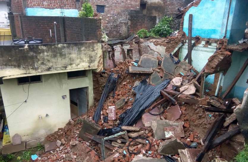 Rain पत्रिका ग्राउंड रिपोर्ट : दिखने लगे बरसात के साईड अफेक्ट