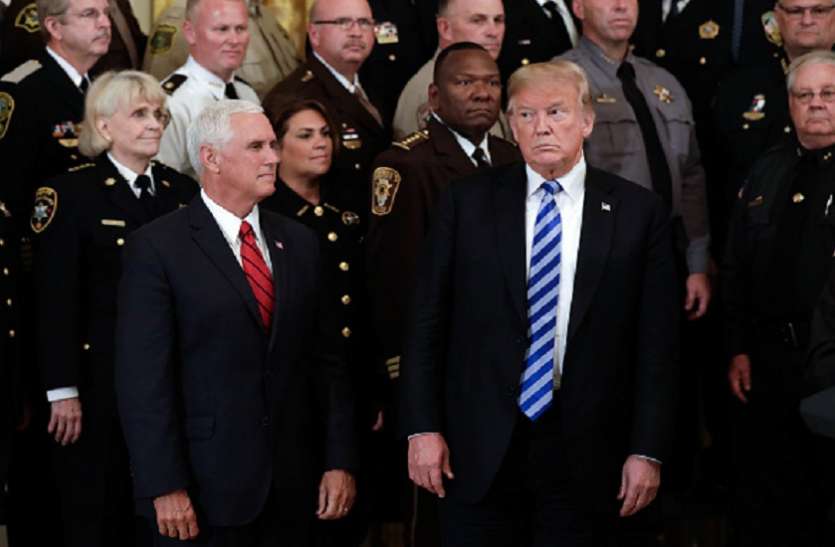 trump and Pence सट्टेबाजों का दावाः अमरीकी उपराष्ट्रपति माइक पेंस ने लिखा ट्रंप के खिलाफ अखबार में लेख