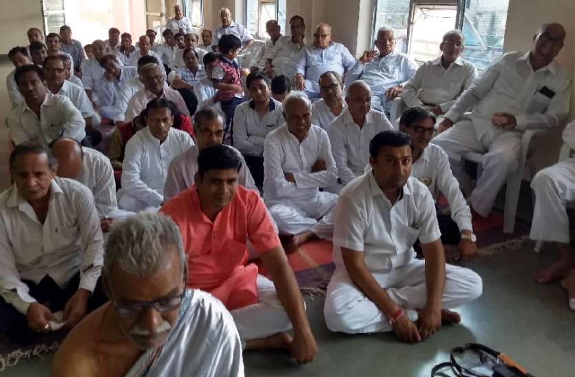 paryushan shuroo, pooja evan bhakti mein rahenge leen पर्युषण शुरू, पूजा एवं भक्ति में रहेंगे लीन