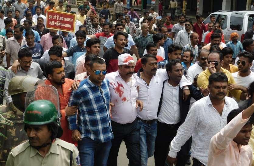 shahdol पुलिस ने किया लाठीचार्ज, कलेक्टर ने बैठाई जांच 10 दिन में देनी होगी रिपोर्ट