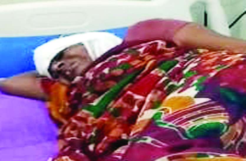 Crime 5 माह की मासूम के साथ वृद्धा पर टांगी से हमला, कारण जान हो जाएंगे हैरान