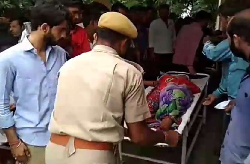 bus overturned, more than 18 injured राजस्थान में यहां खाई में पलटी निजी बस, डेढ़ दर्जन लोग घायल