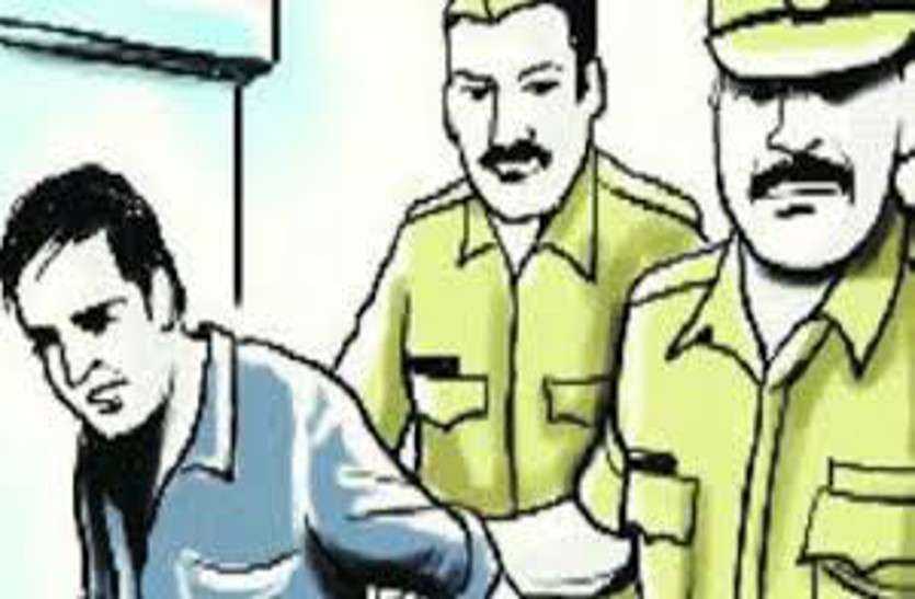 टायर दुकान में क्राइम ब्रांच की दबिश, लोहे के पांच ड्रम व प्लाटिस्क के नौ ड्रम में ये अवैध सामान देख कर फटी रह गई आंखें टायर दुकान में क्राइम ब्रांच की दबिश, लोहे के पांच ड्रम व प्लाटिस्क के नौ ड्रम में ये अवैध सामान देख कर फटी रह गई आंखें