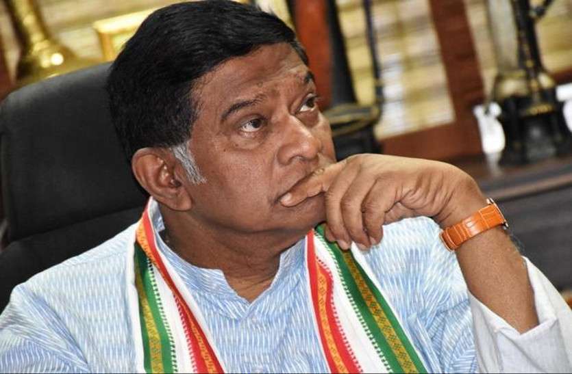 ajit jogi latest news जोगी को लगा एक और झटका, राकेश ठाकुर पार्टी छोड़ कांग्रेस में हुए शामिल