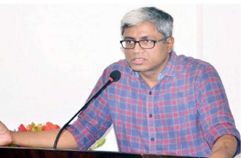 ashutosh आशुतोष ने भाजपा पर बोला हमला, कहा- मोदी से जुड़ने के बाद से ब्राह्मणों के बुरे दिन शुरू हो गए