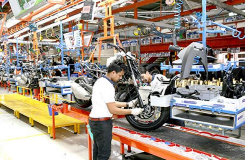 bajaj नितिन गडकरी की इस घोषणा के बाद बजाज आॅटो ने कर दी एक मिनट में दो वाहनों को बनाने की घोषणा