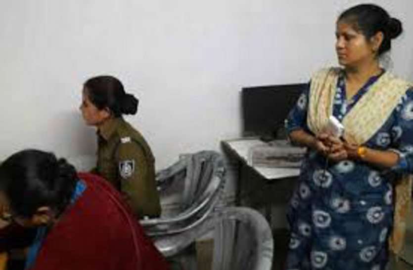 bjp mla daughter in law complaint news in hindi भाजपा विधायक की बहू शिकायत करने पहुंच गईं थाने, मच गई हलचल
