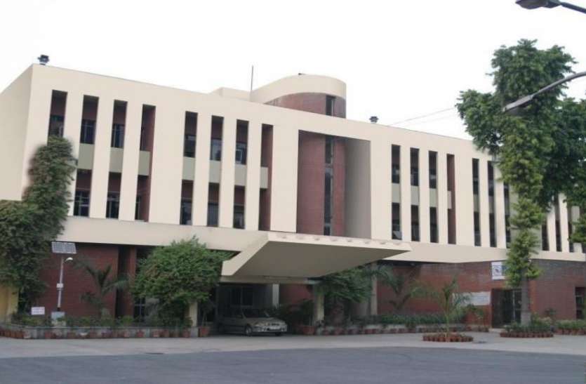 CEL बिक रही है 44 साल पुरानी ये सरकारी कंपनी, आपके पास भी है खरीदने का मौका