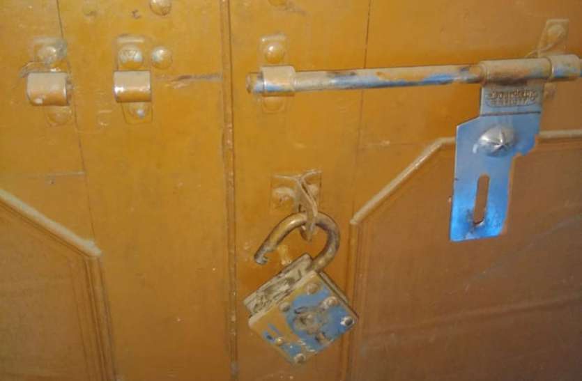 Theft in 2 houses of Khageroli खेजरोली में चोरों का धावा: 2 मकानों में चोरी, हवेली के 13 ताले टूटे