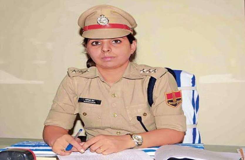 DCP's sudden checking, one asi and two constable suspend युवकों ने पीछा कर डीसीपी की गाड़ी रोकी, मूकदर्शक बने तीन पुलिसकर्मी निलम्बित