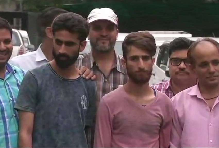 डीजीपी एस.पी.वैद्य को आधी रात में हटाए जाने पर उमर अब्दुल्ला ने ट्वीट कर उठाए सवाल