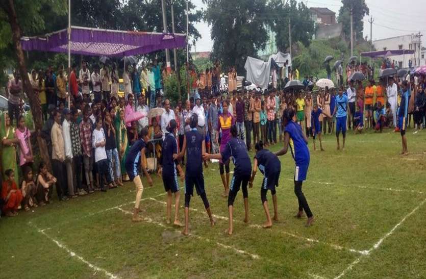sports नन्हें खिलाडिय़ों का उत्साह देख दर्शक भी हो रहे रोमां