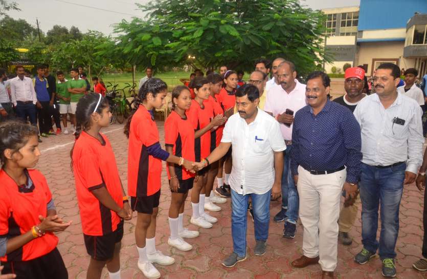 dewas प्रदेश के खिलाडियों को खेल की समस्त सुविधाएं देंगे