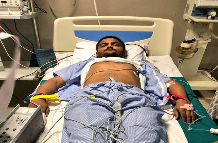 hardik हॉस्पिटल में भी हार्दिक का अनशन