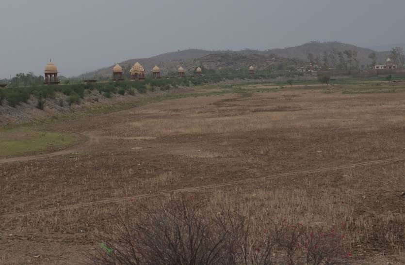 Very Less Rain In Jaisamand Lake Area जयसमंद से रूठे इंद्रदेव, सबसे कम हुई झील में बारिश, जानिए अलवर में कहां कितनी हुई बारिश