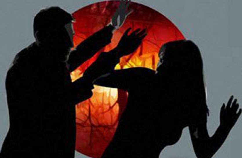 rape रेवेन्यू इंस्पेक्टर ने किया बलात्कार