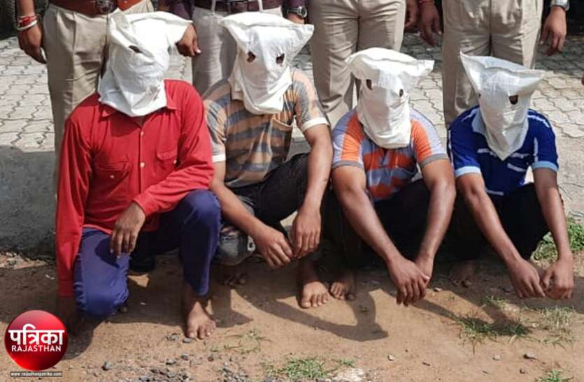 banswara बांसवाड़ा तिहरा हत्याकांड : पिता और पुत्रों की हत्या के बाद भागे आरोपी मंदिरों में घुमते रहे, पीछे लगी रही पुलिस
